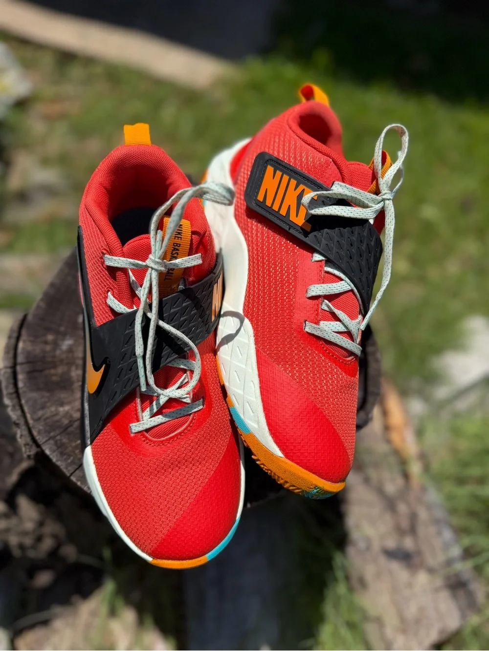 Nike Team Hustle D12 Basketball Sneaker in Picante Red & Orange Youth Sz-7y.   Y